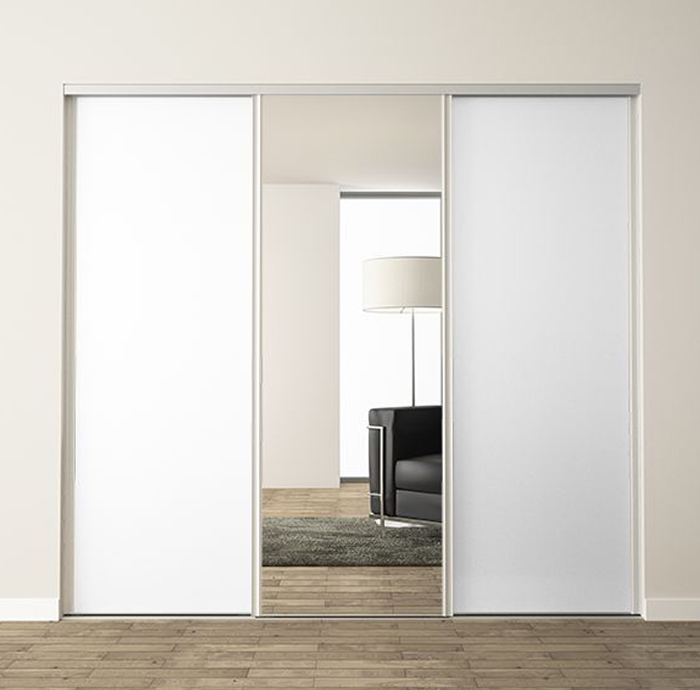 3 portes coulissantes : blanc alpin et miroir, profils harmonie : aluminium naturel