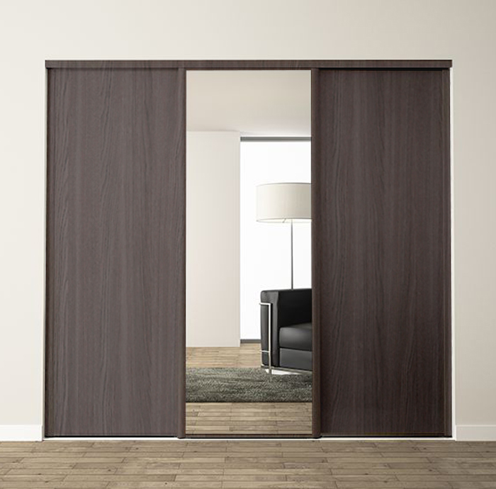 3 portes coulissantes : chêne gris et miroir, profils wind : hêtre