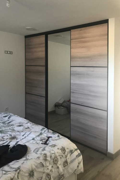 3 ensembles de 3 portes de placard coulissantes - 3/3 3 ensembles de 3 portes de placard coulissantes - 3/3