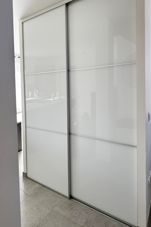 Ensemble 2 portes de placard coulissantes - 2/2 Ensemble 2 portes de placard coulissantes - 2/2