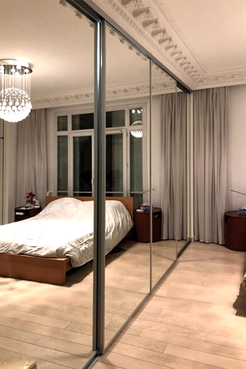 Ensemble 4 portes de placard coulissantes Miroir argent - 2/2 Ensemble 4 portes de placard coulissantes Miroir argent - 2/2