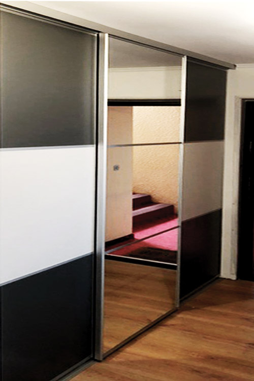 Ensemble 3 portes de placard coulissantes - 2/2 Ensemble 3 portes de placard coulissantes - 2/2