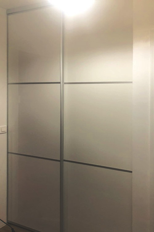 Ensemble 2 portes de placard coulissantes gloss blanc - 2/2 Ensemble 2 portes de placard coulissantes gloss blanc - 2/2
