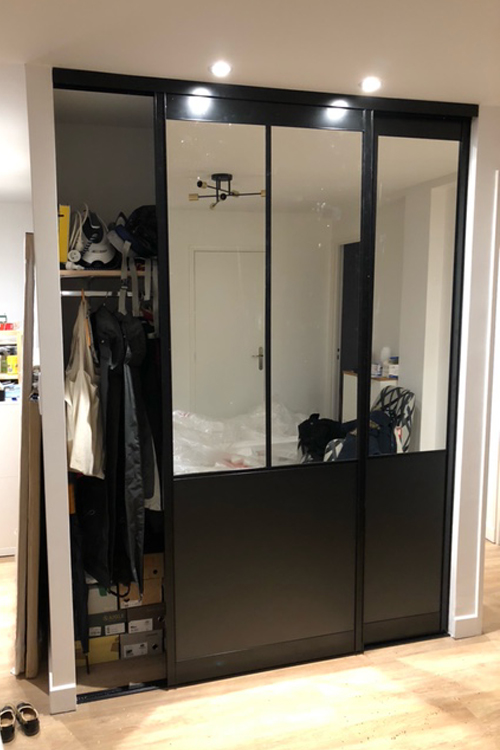 Ensemble 2 portes de placard coulissantes atelier Miroir argent / Noir - 2/3 Ensemble 2 portes de placard coulissantes atelier Miroir argent / Noir - 2/3